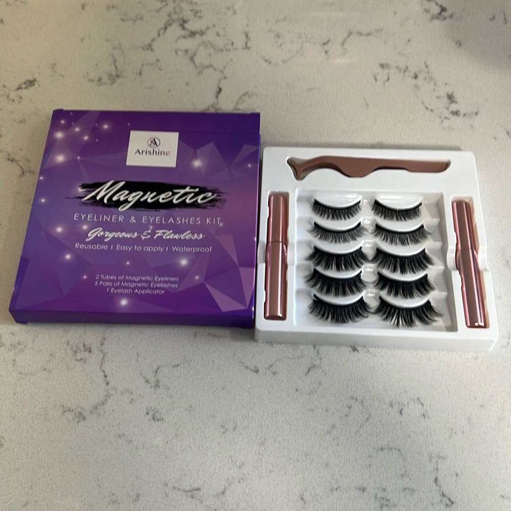 Magnetic eyeliner and eyelashes kit NEW